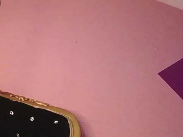 Alanna-Fox- on BongaCams 