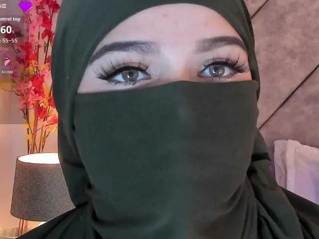 Anna-henao — hot conversations and hard penises, seeing how they touch each other for me and by me