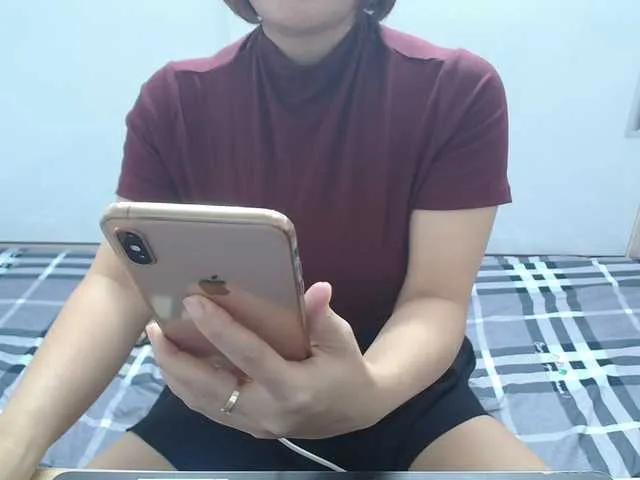 ElenaSex90 on BongaCams