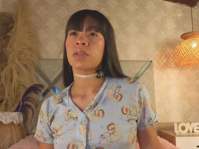 kimhilton- — The vibrations ... and the intentions.

I excit my mind before my hands.

A safe voice can make me tremble.