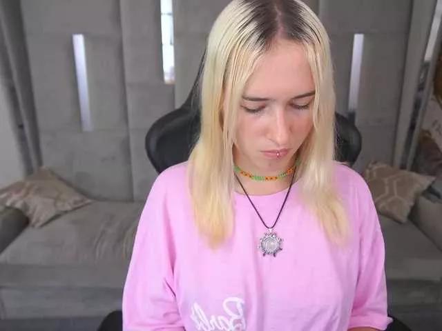 LilElfie on BongaCams 