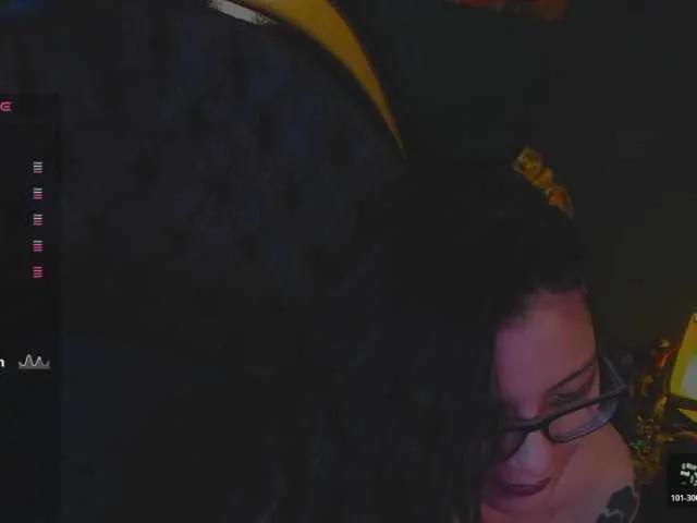 LilithDark — Men who know how to treat a woman and those open to enjoying each other's company really turn me on. Bottoms are my weakness, and I also love hairy men. 