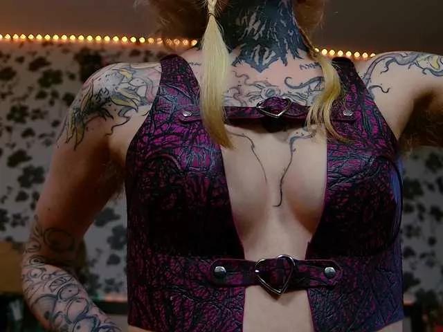 LittleSpaceMouse- on BongaCams 