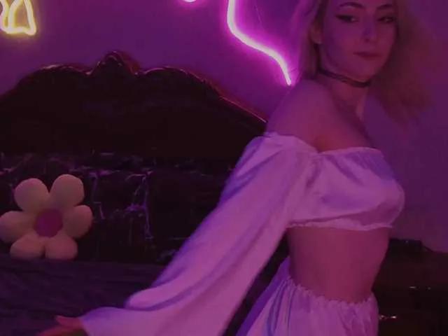 LollyGirlMoon on BongaCams 