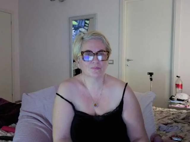 LuanaSexxxy on BongaCams