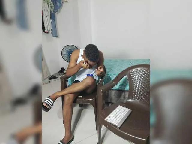 MichelleSexxx — Welcome to my room where you will find a couple full of pleasure and a lot of lust ...! In our room you find a public show with motivation of you! Land out of your comfort