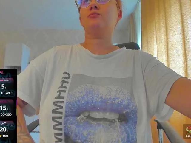 O-Queen on BongaCams