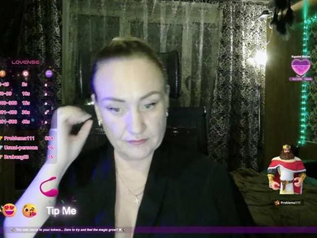 Pavuhi — I love slow teasing, gentle words, and sweet compliments whispered just for me. I get turned on by deep eye contact, playful secrets, and feeling your desire grow stronger with every minute we spend together. Respect, generosity, and a bit of mystery...