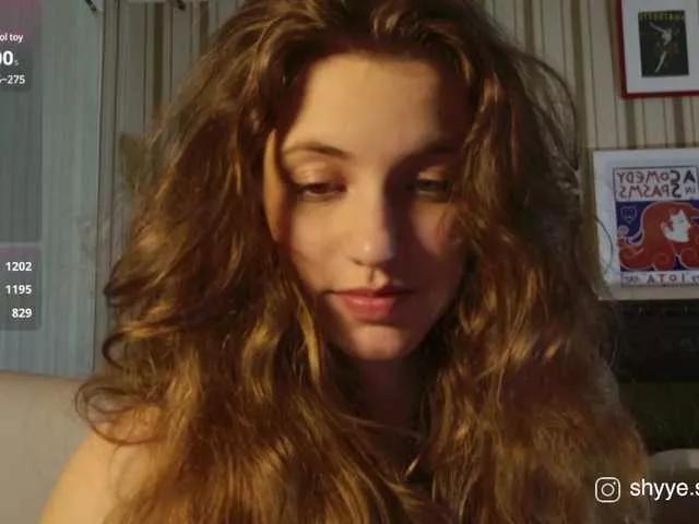 sarahsupershy on BongaCams