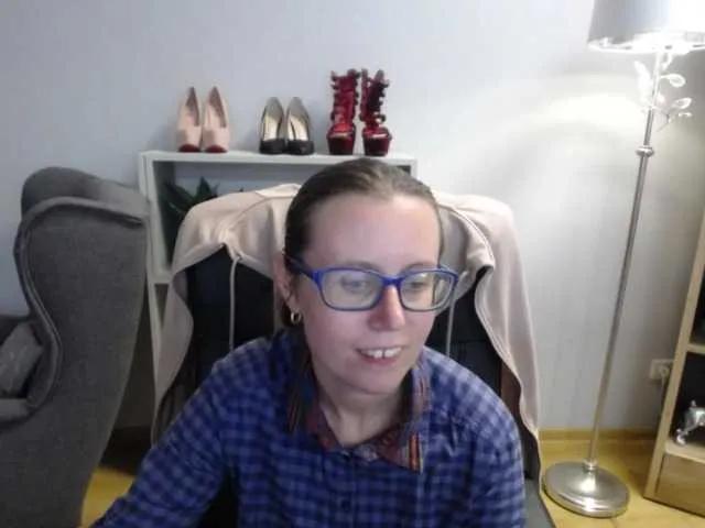 sparkleLizzy on BongaCams