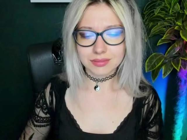 xxHeidiLove on BongaCams 