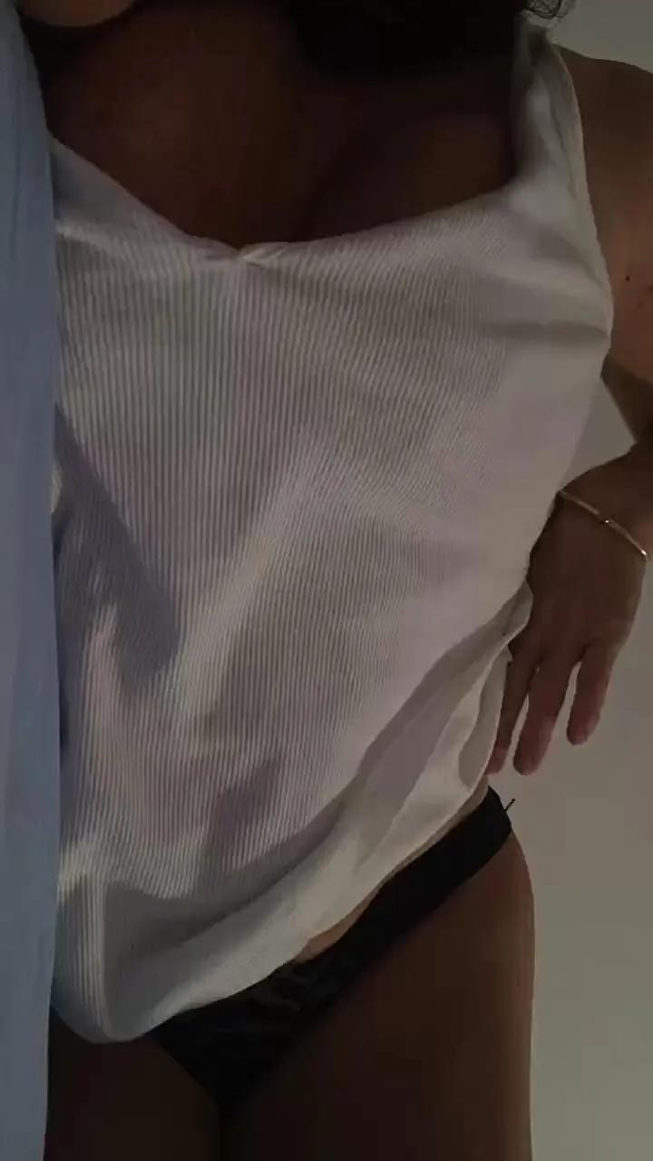 Savannah8888 on Cam4 