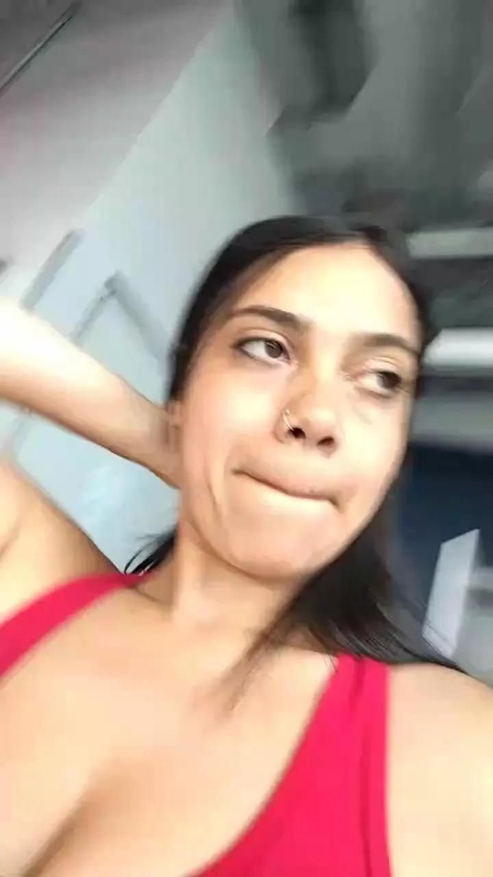 sweet_scarlett_ on Cam4