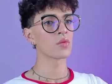 erisleon on Chaturbate