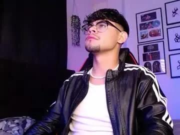 isaac_saenz on Chaturbate