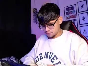 isaac_saenz on Chaturbate