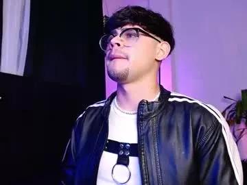 isaac_saenz on Chaturbate