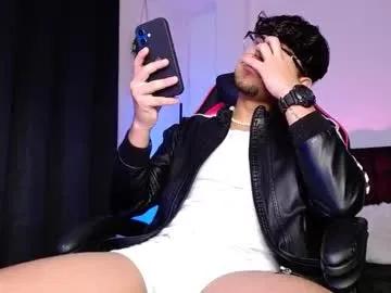 isaac_saenz on Chaturbate