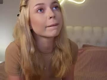 kelly_peachpiee on Chaturbate 