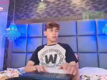 liaml_18_ on Chaturbate