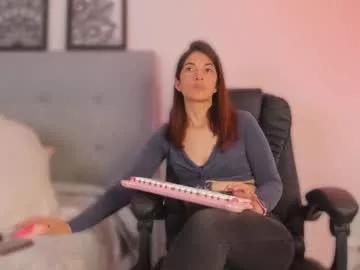 lourreinstounn on Chaturbate