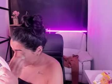 melodysnow — oil show on belly and breasts #lovense #bigboobs #bigass #pregnant #milk [440 tokens remaining]