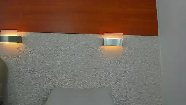 adara_scot on StripChat 