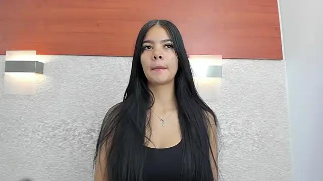 adara_scot on StripChat 