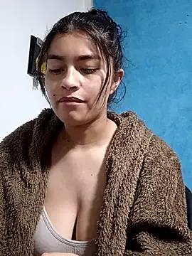 AlanaHotxx on StripChat 