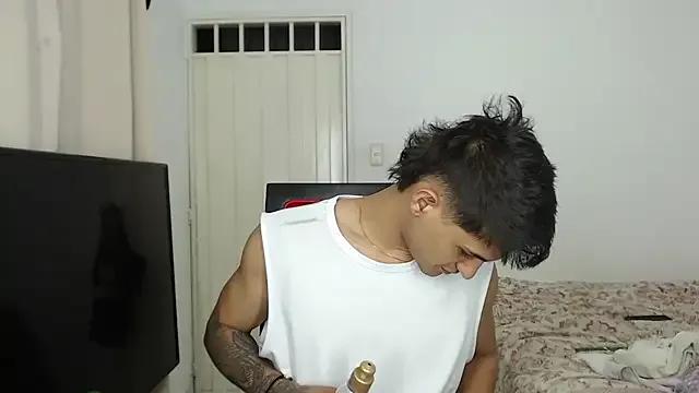 Alex_mojica on StripChat