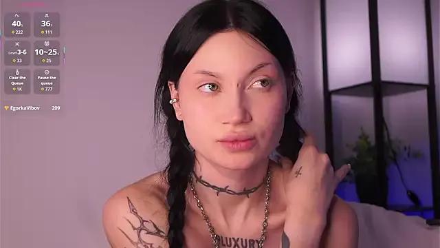 Alice_1n_Wonderland_ on StripChat