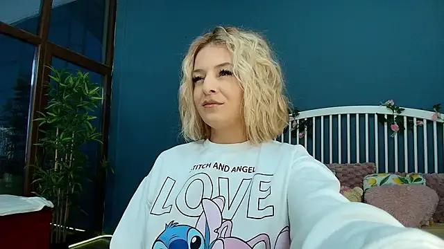 AlicePirs on StripChat