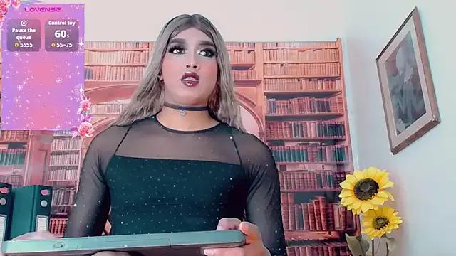 Amanda_Cax on StripChat 