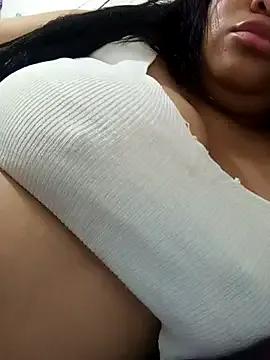 ambarlennoix on StripChat 