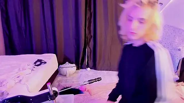 Anjela_Botton — Fuck machine in ass