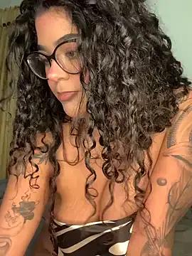 CaroBeach on StripChat