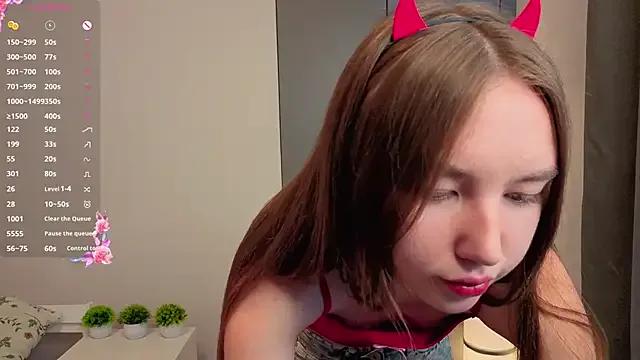 ElfredaTupy on StripChat