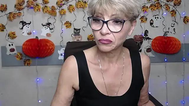 EllaBonito on StripChat 