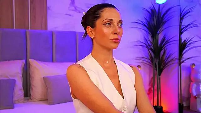 EllyLynn on StripChat 