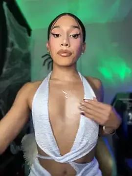 Emaa- on StripChat 