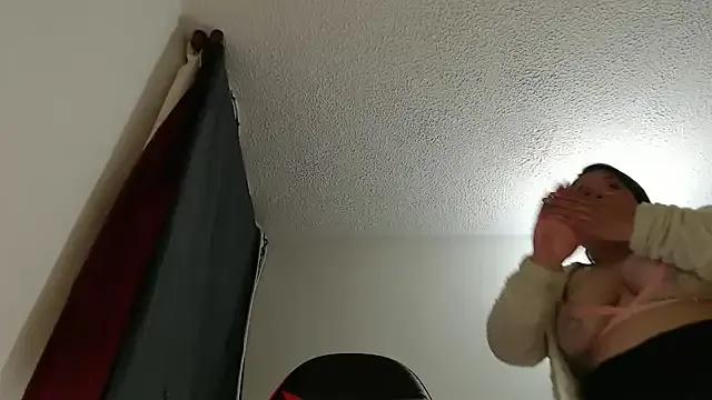 EmmyHornyDirty on StripChat 