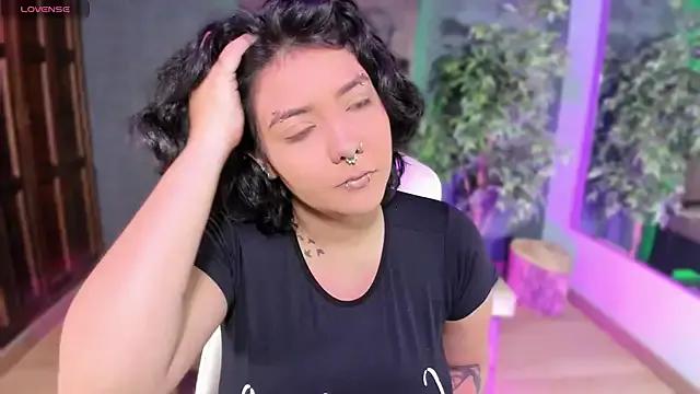 Evelynn on StripChat 