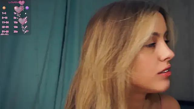 FannyHewson on StripChat 