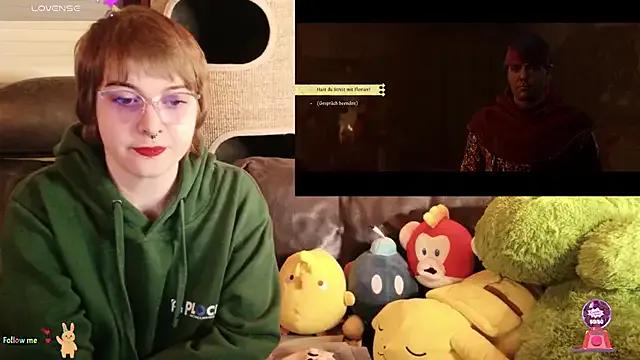 GamerGirl_Eve — LT gets 2 Videos + 2 Pics ( )*