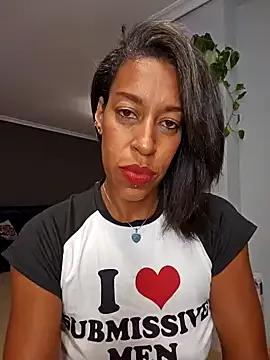 Goldenlace on StripChat