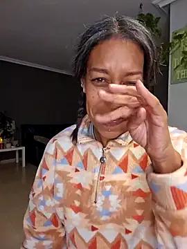 Goldenlace on StripChat