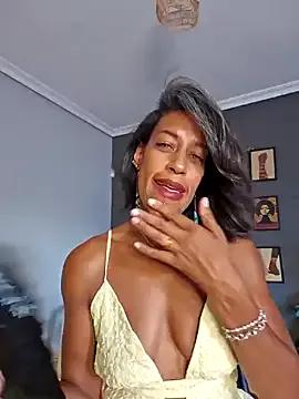 Goldenlace on StripChat