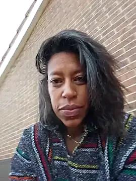 Goldenlace on StripChat