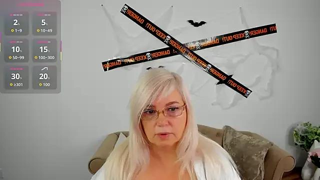 Hella_Fabel on StripChat 