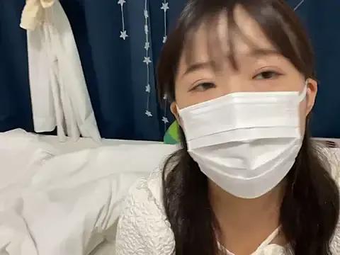 hikiwarinatto_xoxo on StripChat